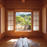 Güney Kore’de hanok’da kalmak istiyor musunuz? Bukchon, Jeonju, Andong’daki geleneksel hanok konakları, rezervasyon ipuçları, fiyatları ve deneyimler hakkında her şey bu rehberde! 🇰🇷🏮