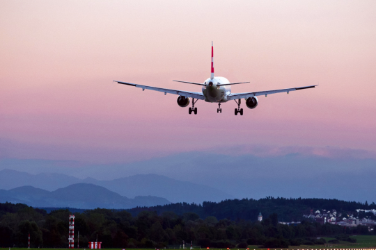 uçuş saati, sabah uçuşu, gece uçuşu, uçak bileti fiyatları, Seul uçuşları, seyahat zamanı, jet lag, red-eye flight, erken uçuş, konfor, havayolu seçimi