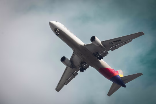 Kore Havayolları, Korean Air, Asiana Airlines, Güney Kore uçak bileti, Seul uçak bileti, En iyi Kore havayolu, Kore'ye nasıl gidilir, Korean Air vs Asiana, Uçak bileti fiyatları, Havayolu şirketleri