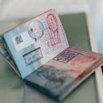 Arrival Card, Kore'ye giriş formu, Güney Kore varış kartı, Arrival Card nasıl doldurulur, Kore'ye giriş belgeleri, Kore seyahat rehberi, Incheon Havalimanı pasaport kontrolü, Kore'de konaklama adresi, Q-Code Kore, K-ETA