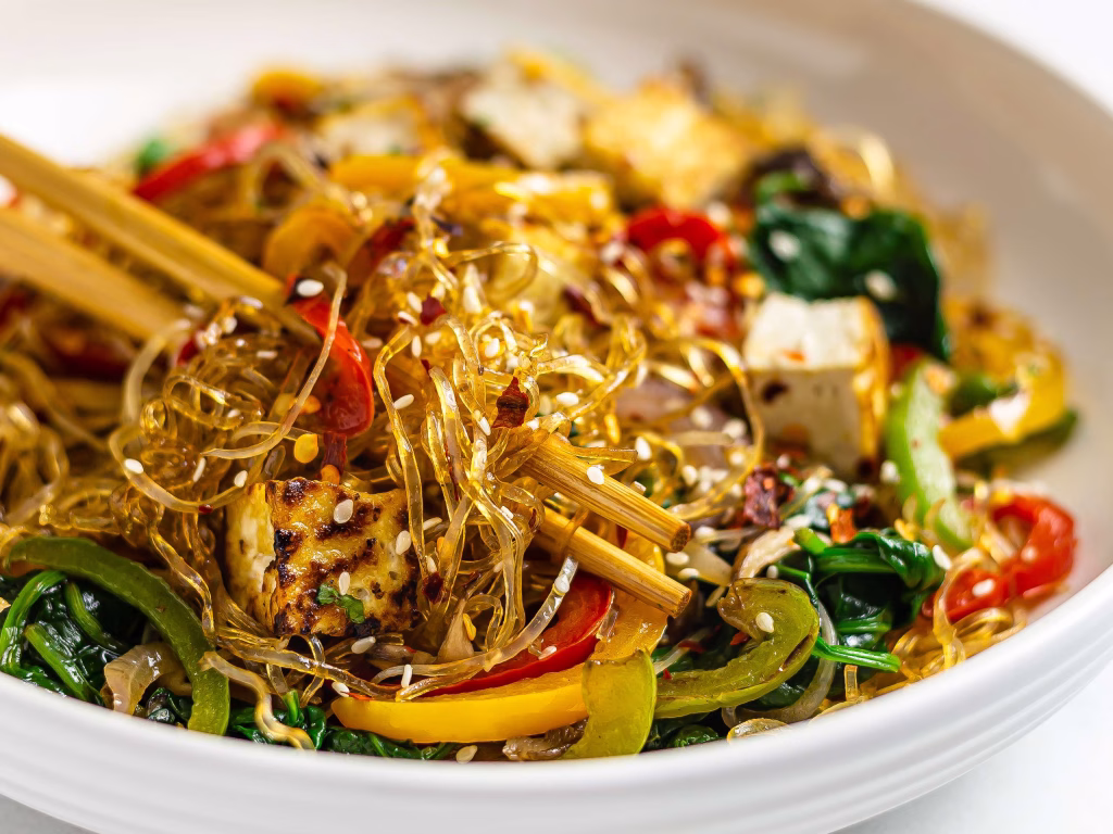 Kore Vegan Mutfağı: Lezzetten Ödün Vermeyen Geleneksel Tatlar 7 Japchae