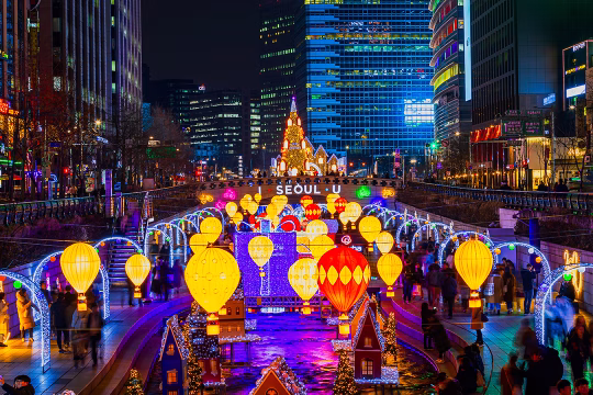 Kore tatili, Seul gezi rehberi, Kore festival rehberi, Seollal kutlaması, Chuseok bayramı, Kore'de yılbaşı, Kore'ye ne zaman gidilir, Kore kültürü, Gyeongbokgung Sarayı, Hanbok deneyimi