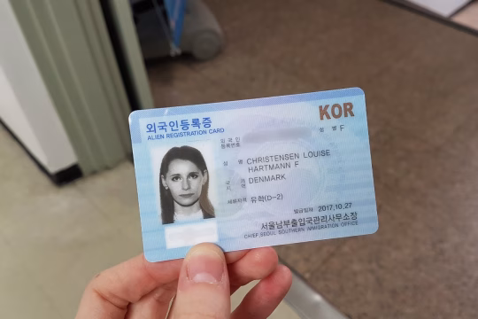 ARC, Yabancı Kimlik Kartı, HiKorea, Seul Göçmenlik Ofisi, Kore vizesi, ikamet izni, Kore'de yaşam, D-2 vizesi, D-4 vizesi, Alien Registration Card