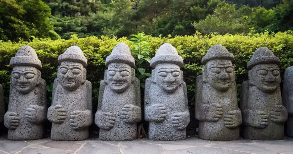 Jeju Adası Gezi Rehberi | Kore’nin Hawaii’si 13 Dol Hareubang (Taş Dedeler)