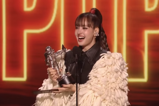 lisa vma 1.png